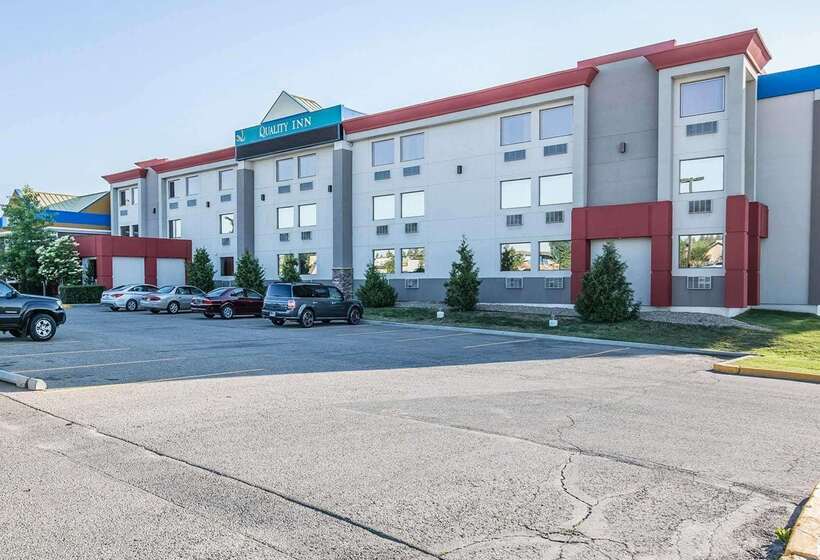 هتل Quality Inn & Conference Centre