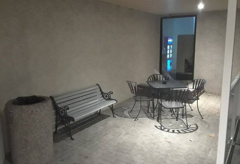 هتل Quality Inn & Conference Centre