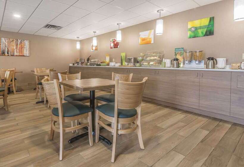 هتل Quality Inn & Suites Downtown