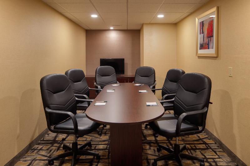 هتل Quality Inn & Suites Downtown