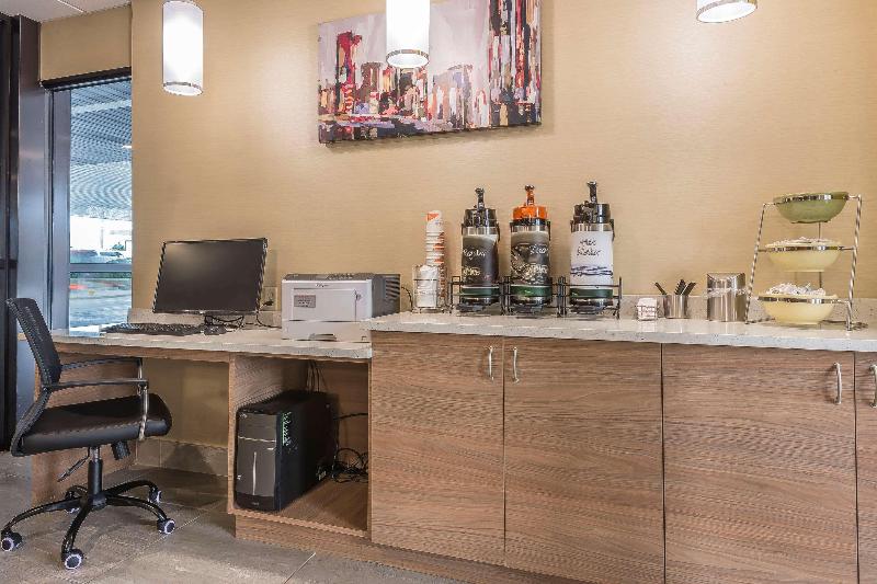 هتل Quality Inn & Suites Downtown