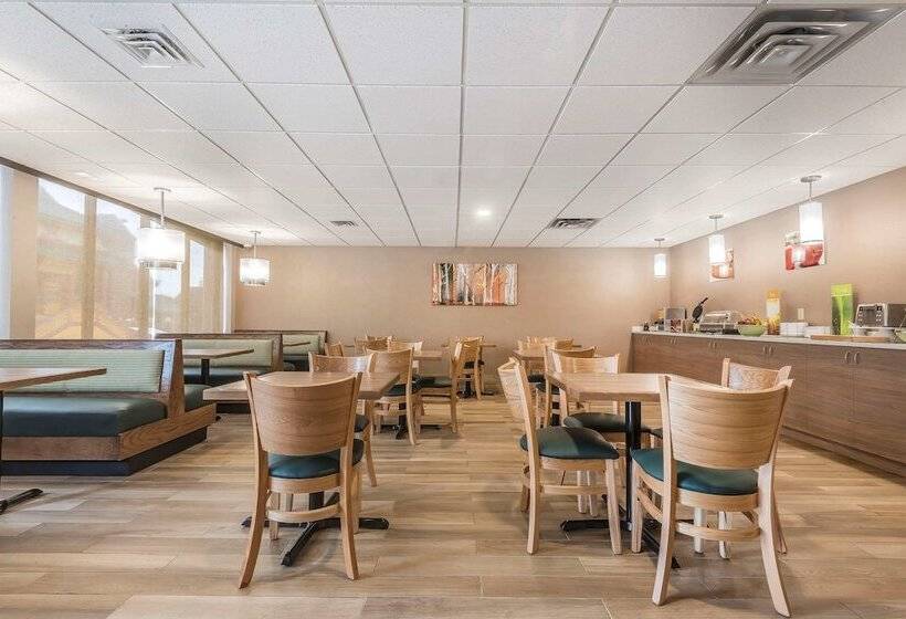 هتل Quality Inn & Suites Downtown