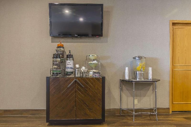 هتل Quality Inn & Suites