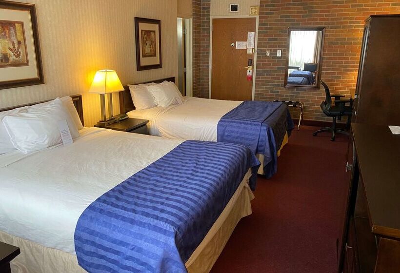 فندق Ramada By Wyndham Lethbridge