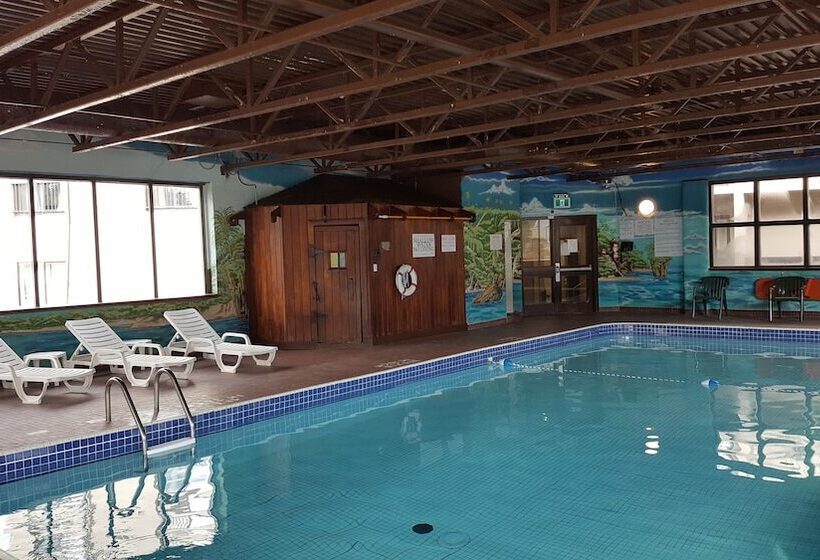 هتل River Rapids Inn