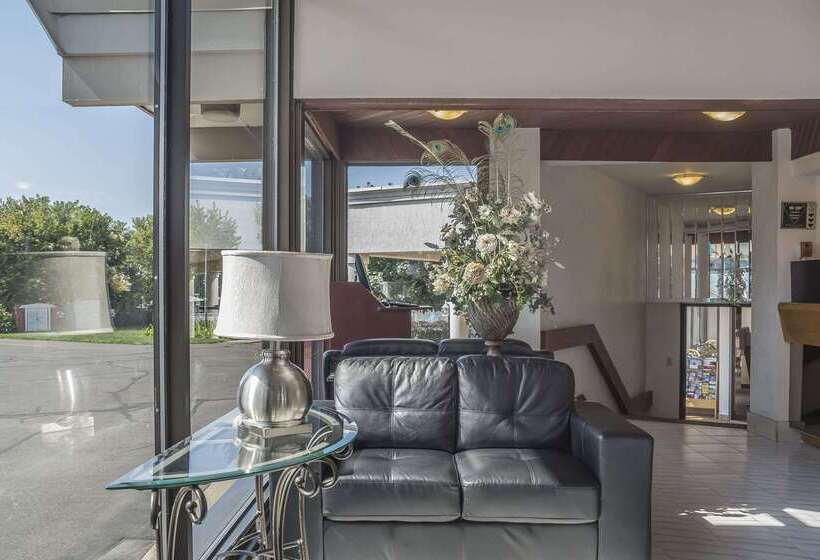 هتل Rodeway Inn Fallsview