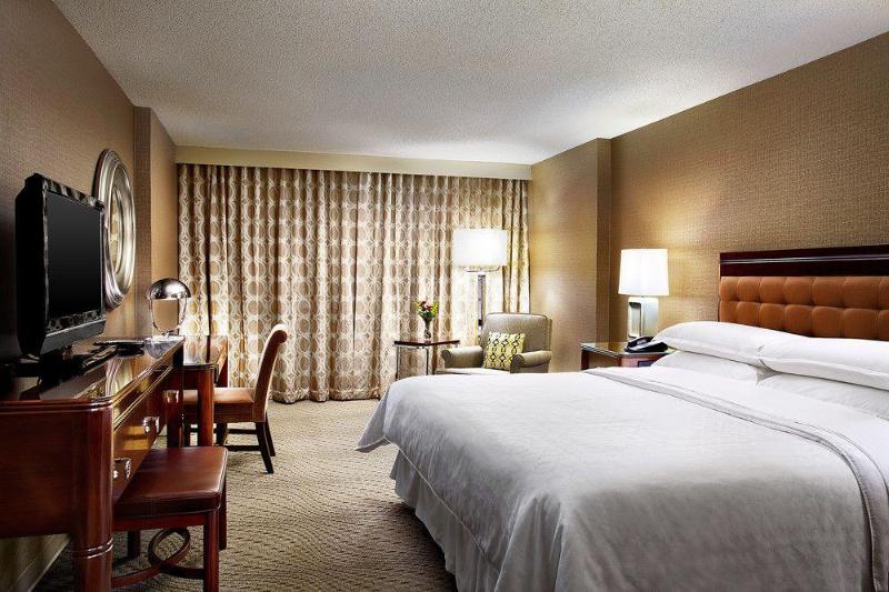 هتل Sheraton Cavalier Saskatoon