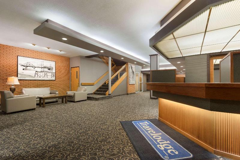 בית מלון כפרי Travelodge By Wyndham Lethbridge
