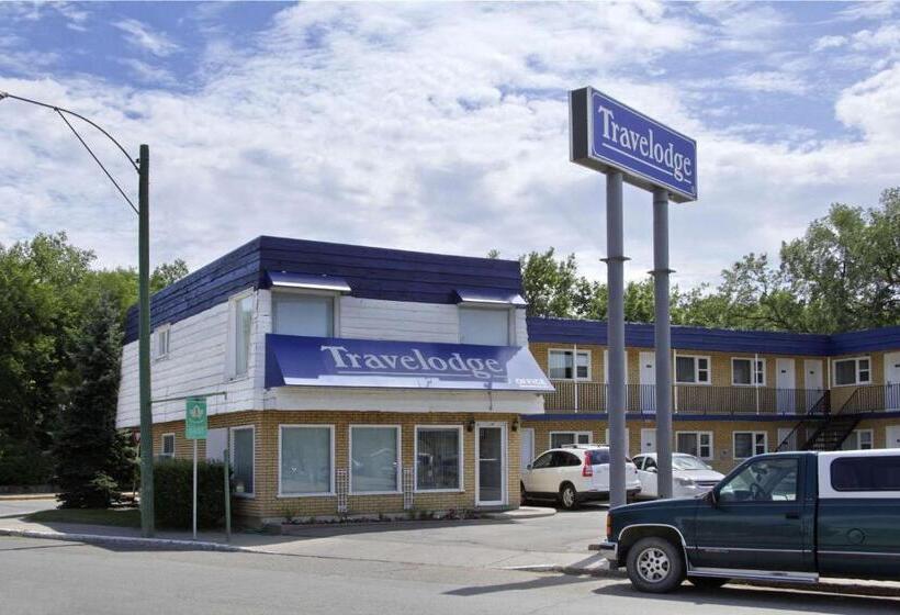 هتل Travelodge By Wyndham Moose Jaw