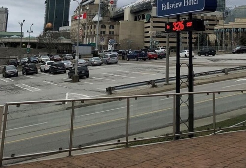 هتل Travelodge By Wyndham Niagara Falls Fallsview