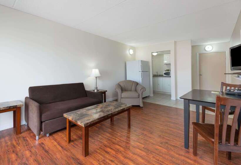モーテル Super 8 By Wyndham Cambridge/kitchener/waterloo Area