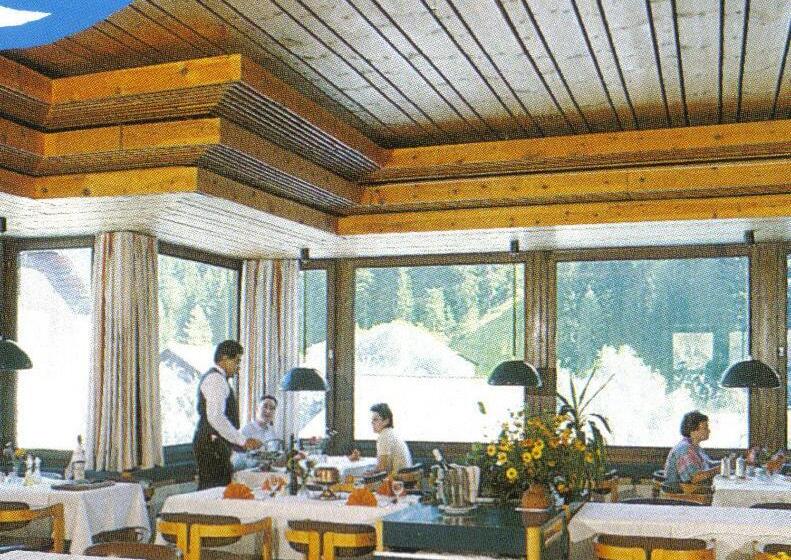 ホテル Albula & Julier