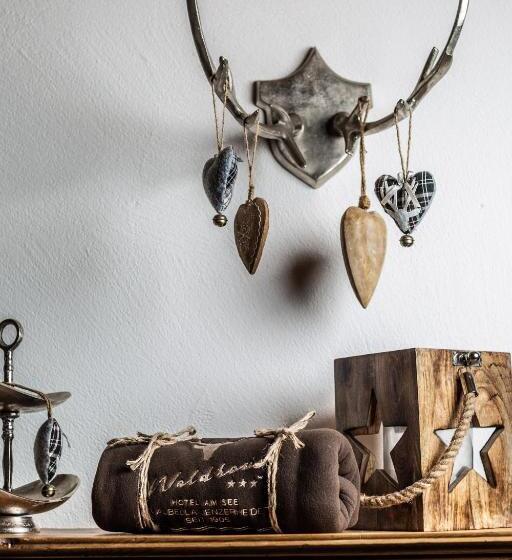 ホテル Waldhaus Am See