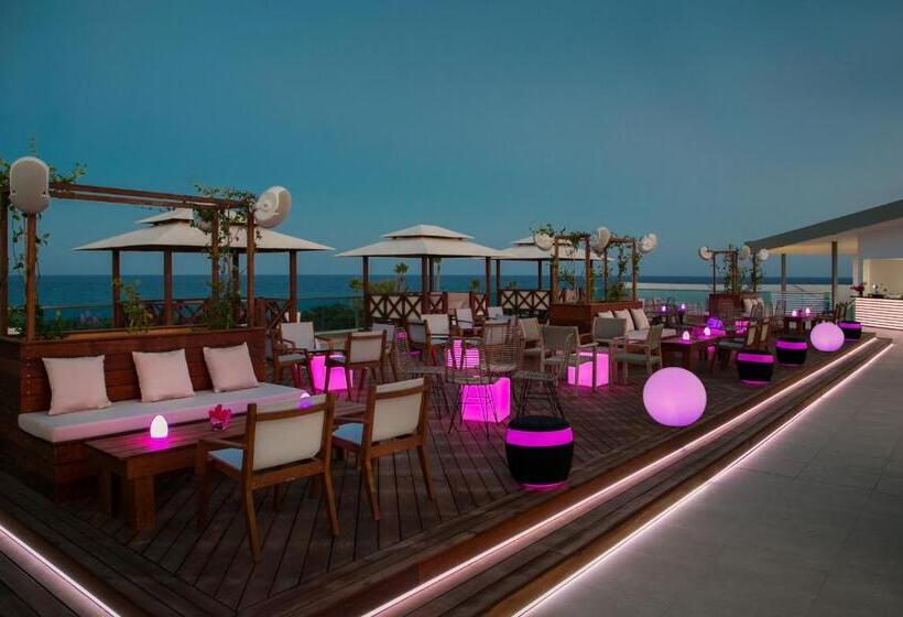 هتل Asterias Beach
