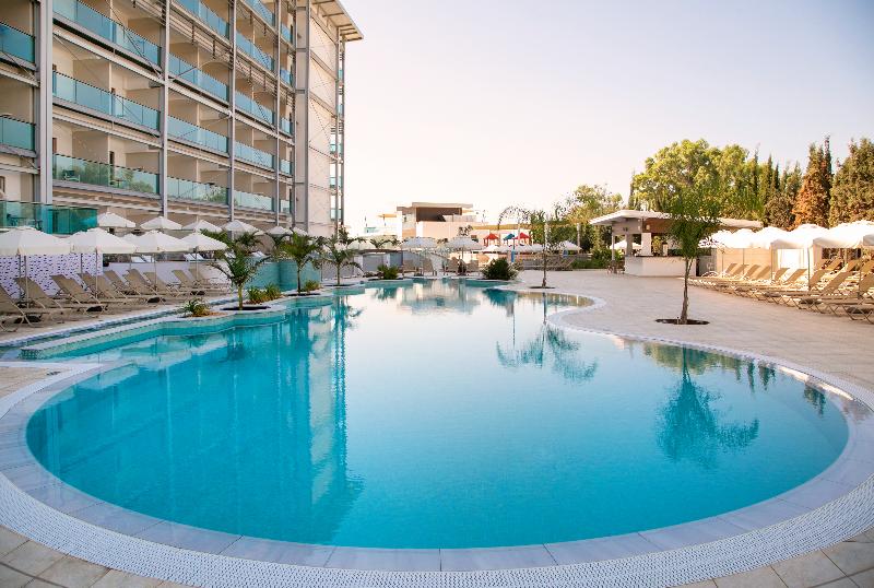 هتل Asterias Beach