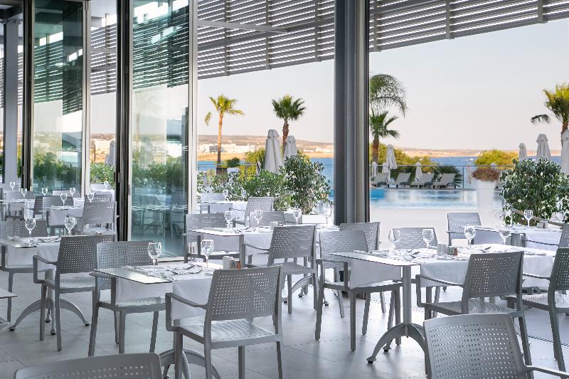 هتل Asterias Beach
