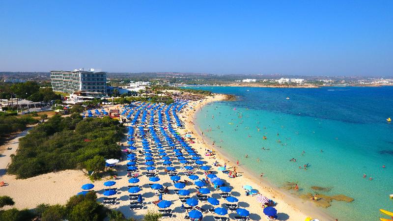 هتل Asterias Beach