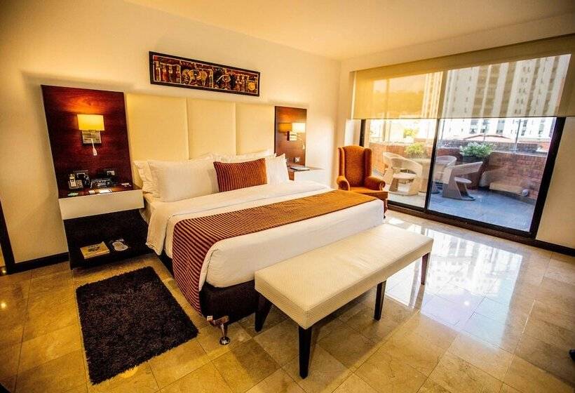 هتل Dann Carlton Cali