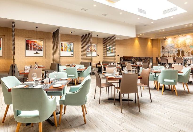 هتل Le Méridien Santiago By Marriott