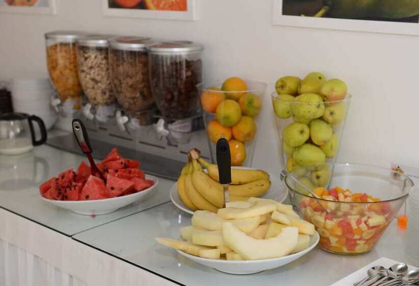 Les Palmiers Beach Boutique Hotel & Luxury Apartments