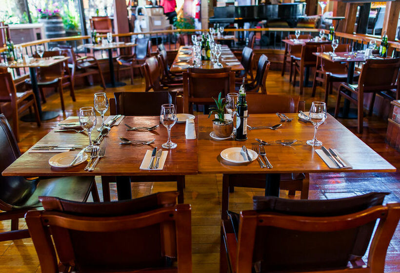 هتل Manquehue Las Condes