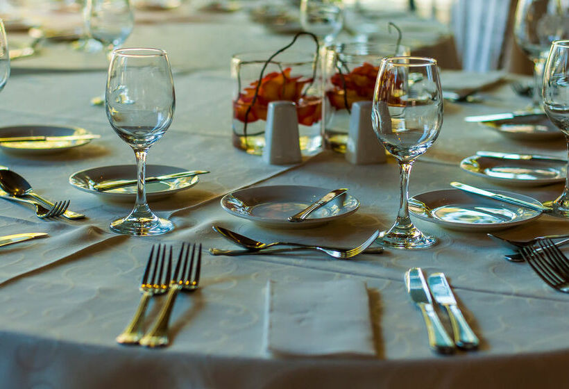 هتل Manquehue Las Condes