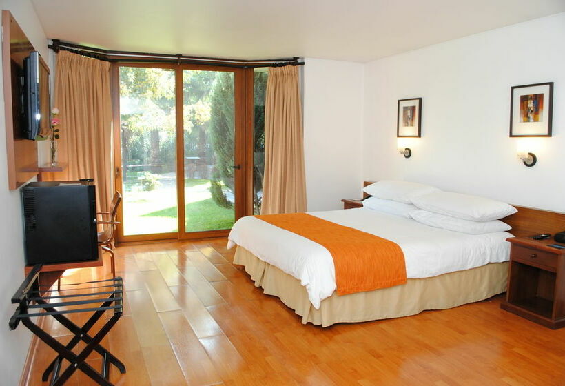 هتل Manquehue Las Condes