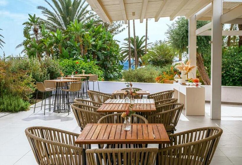هتل Nissi Beach Resort