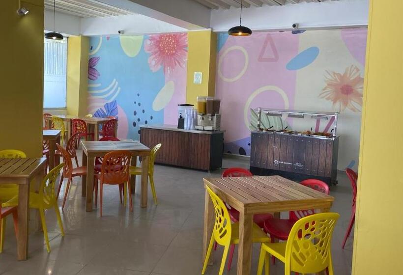 هتل On Vacation Blue Tone