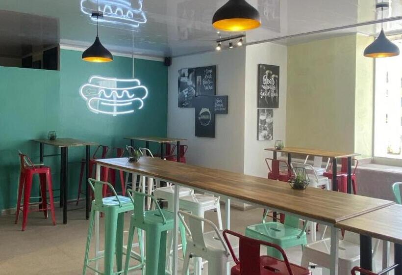 هتل On Vacation Blue Tone