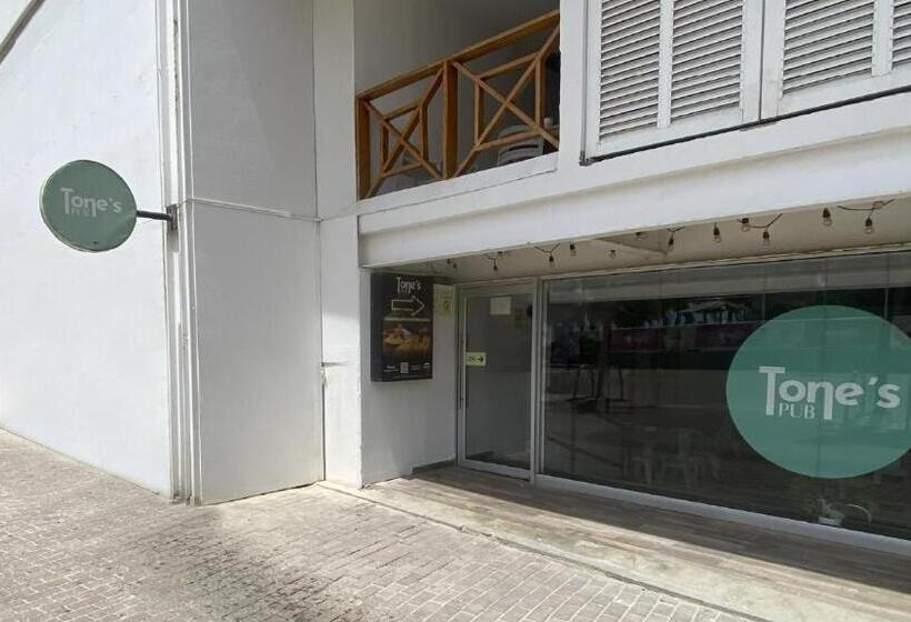 هتل On Vacation Blue Tone