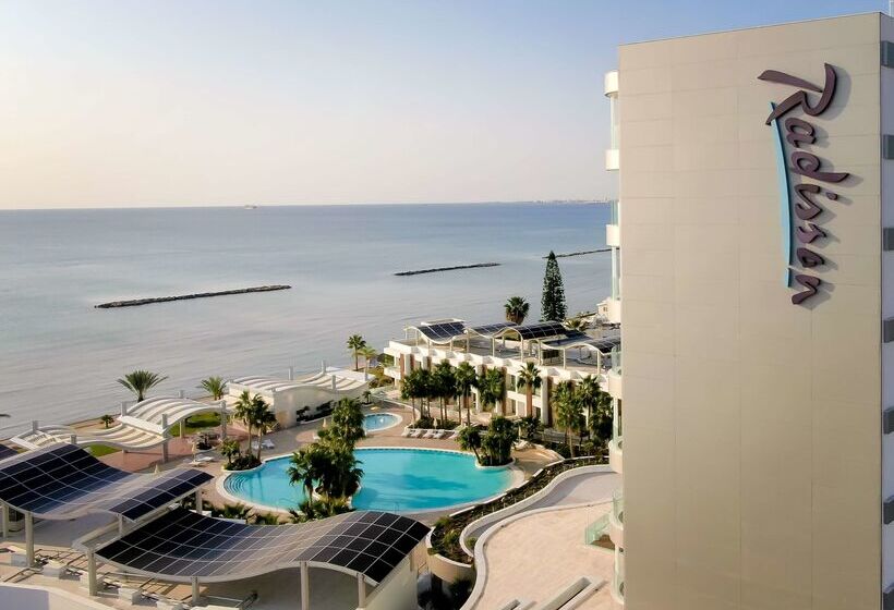 هتل Radisson Beach Resort Larnaca