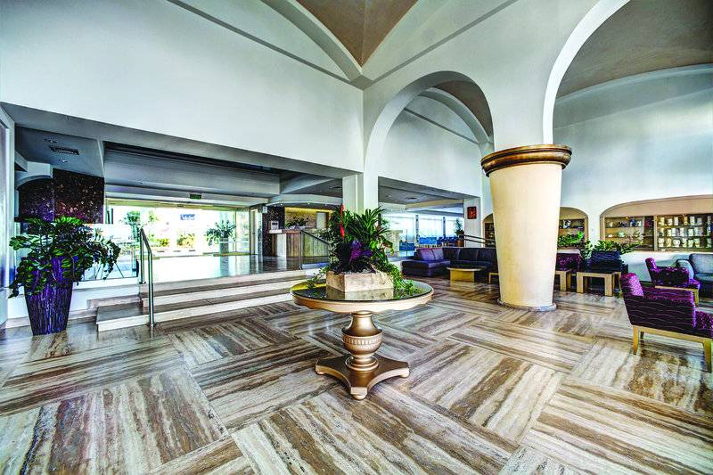 هتل Radisson Beach Resort Larnaca