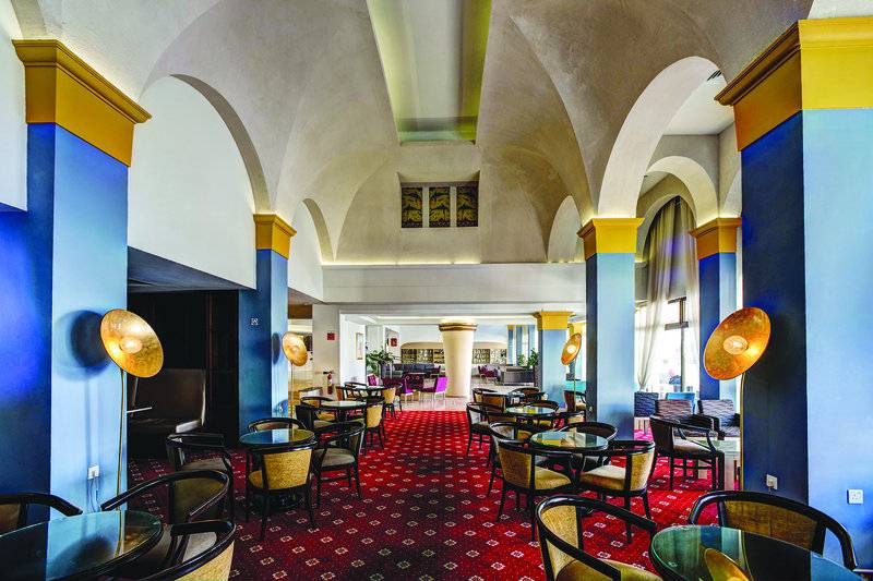 هتل Radisson Beach Resort Larnaca