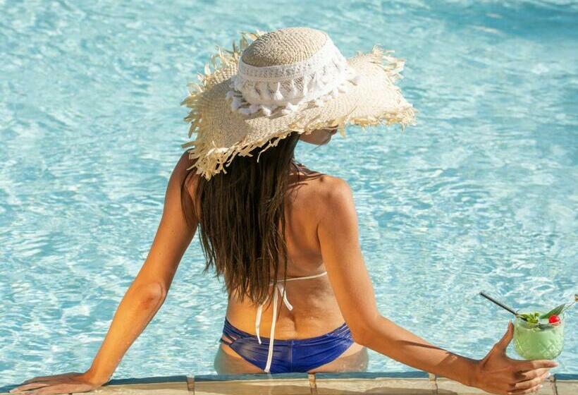 هتل St Raphael Resort