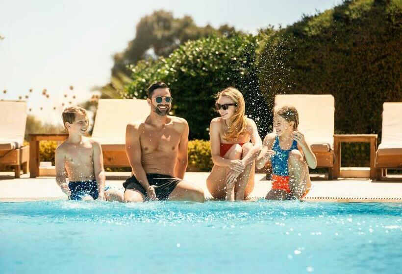 هتل St Raphael Resort