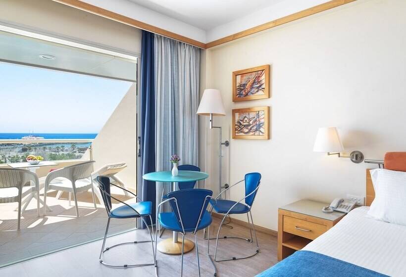 هتل St Raphael Resort