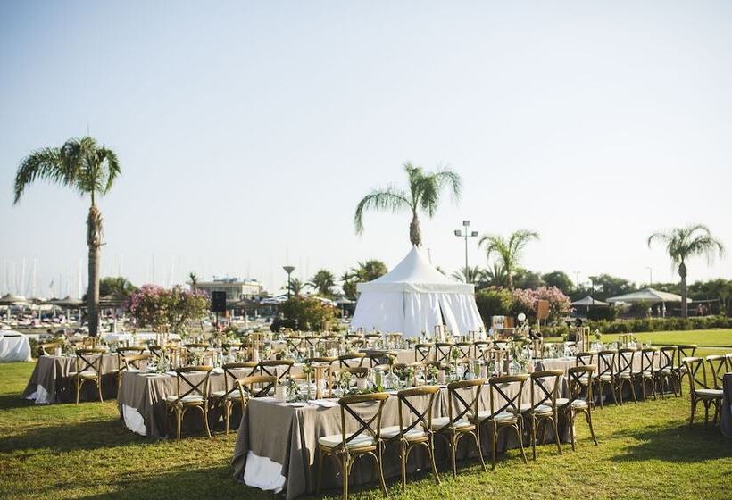 هتل St Raphael Resort