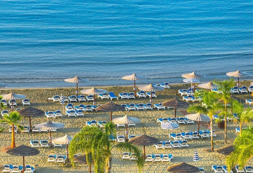 هتل St Raphael Resort