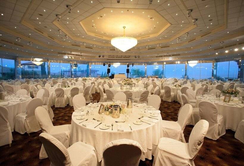 هتل St Raphael Resort