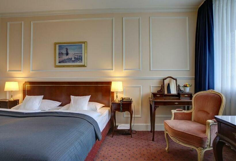 هتل Centro  Bristol