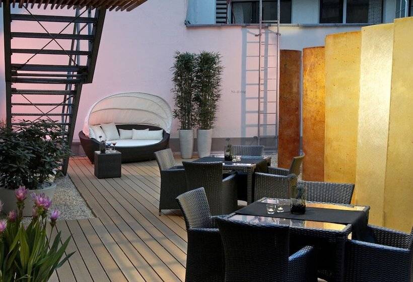 هتل Dusseldorf Mitte