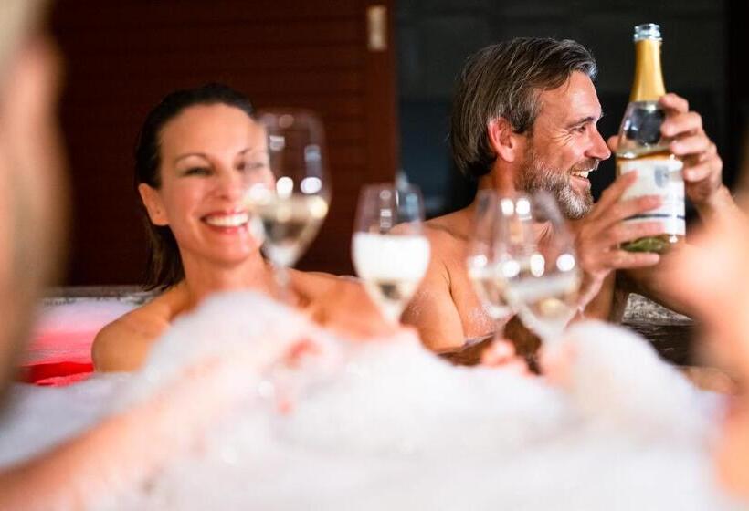 فندق Gräflicher Park Health & Balance Resort