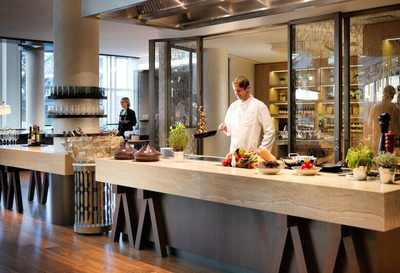 هتل Hyatt Regency Koln