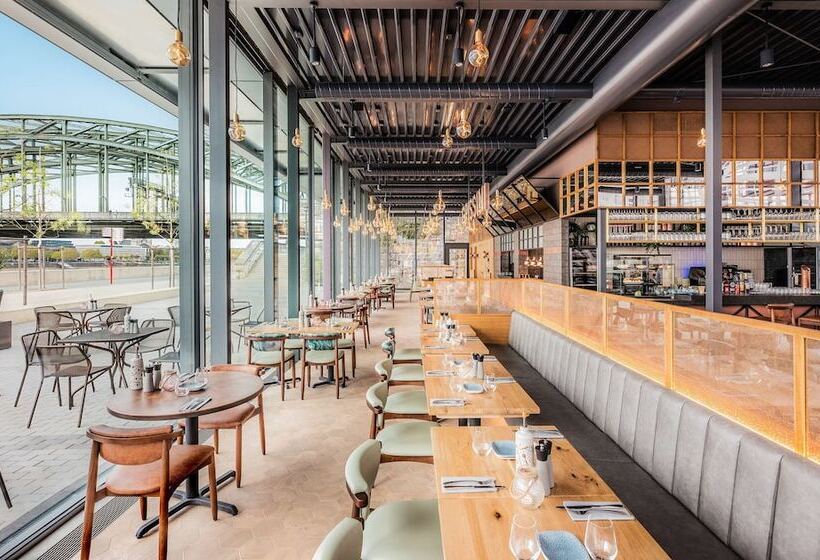 هتل Hyatt Regency Koln