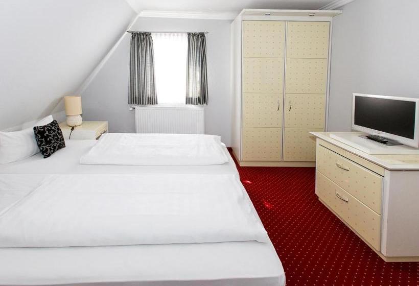 هتل Kaiserworth Goslar