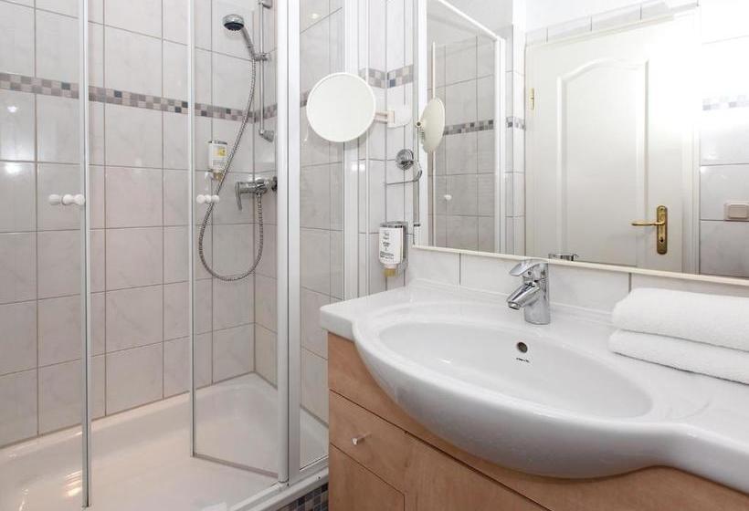 هتل Kaiserworth Goslar