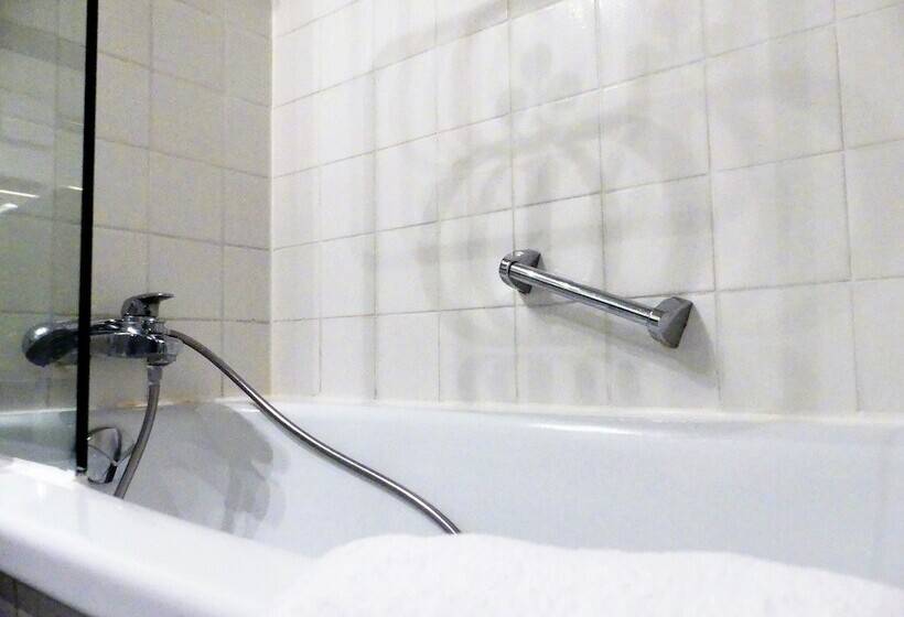 هتل Konigshof The Arthouse