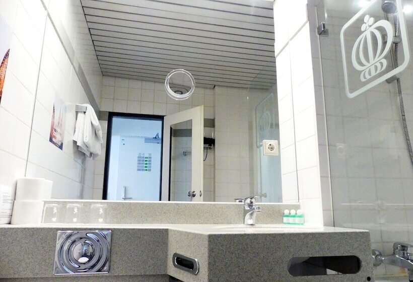 هتل Konigshof The Arthouse