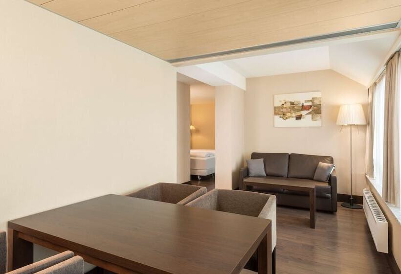 هتل NH Düsseldorf Königsallee